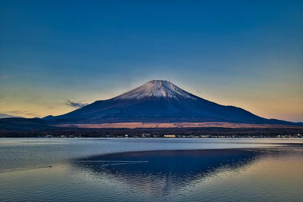 山中湖と富士