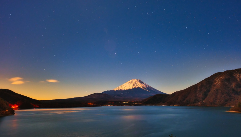 本栖湖の夜