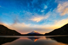 空と富士と精進湖