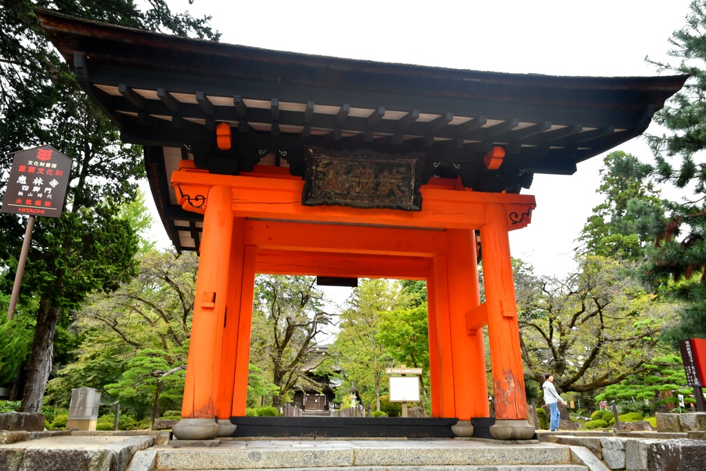 恵林寺の赤門　①