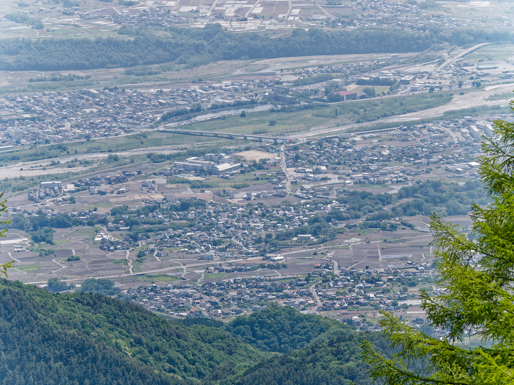駐車場より我が街を望む
