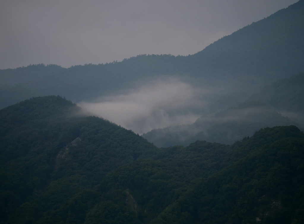 雲湧く