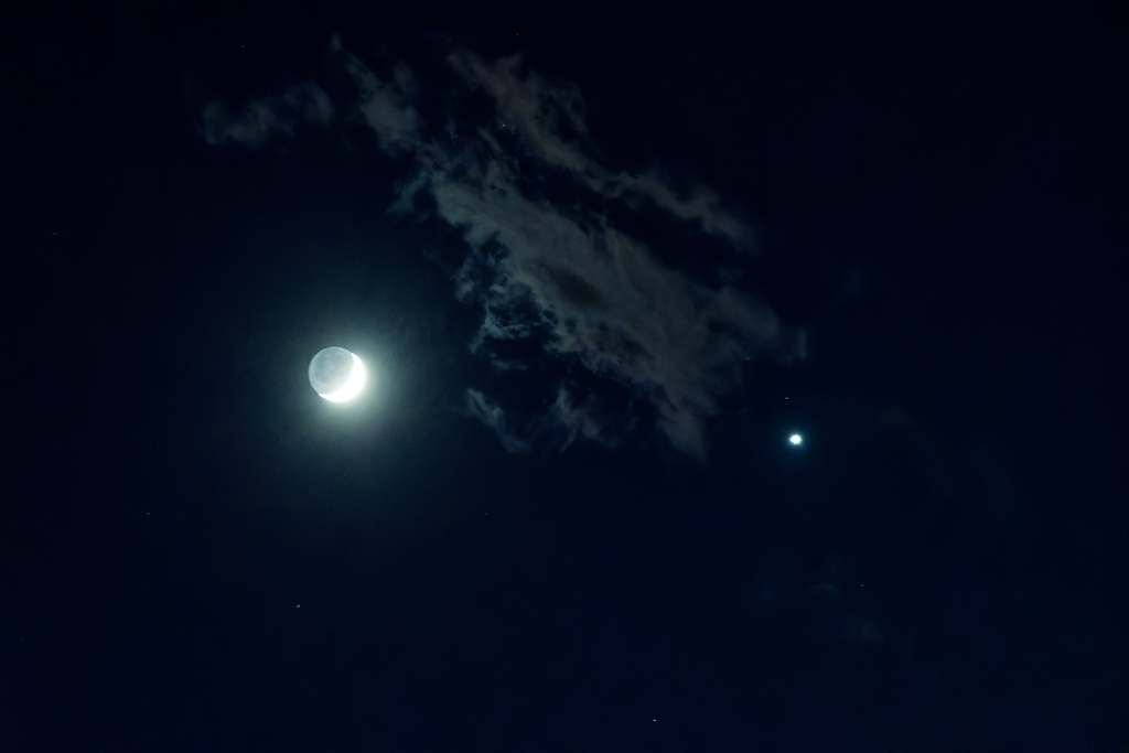 上弦の月と金星
