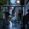 雨の温泉街