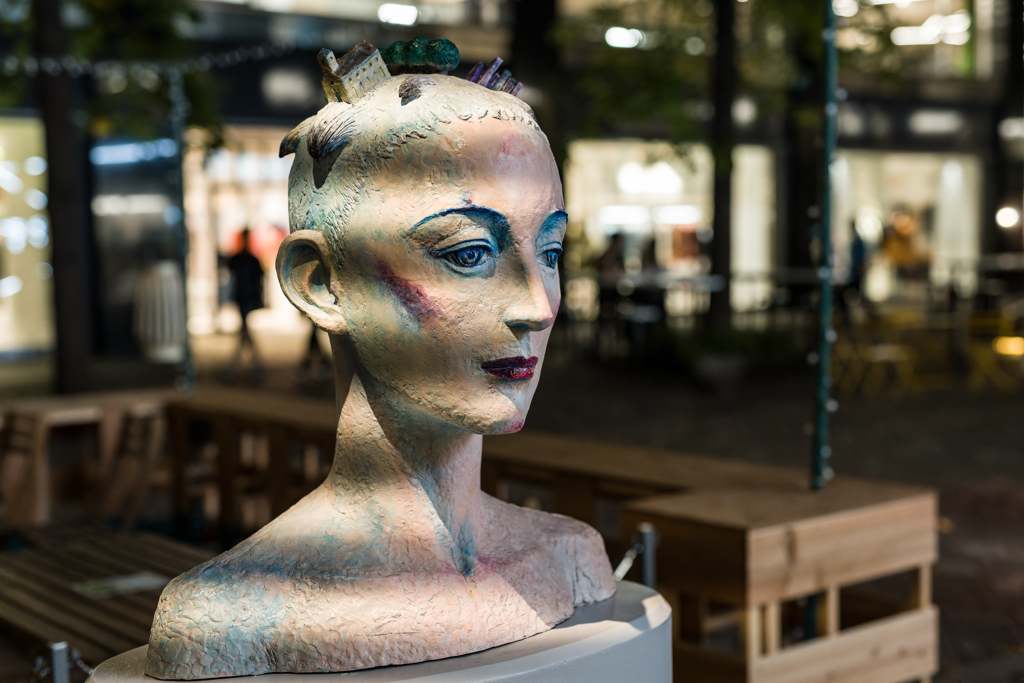 真夏の夜、丸の内