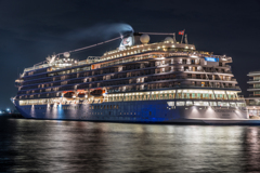 横浜、初入港！　バイキングオリオン