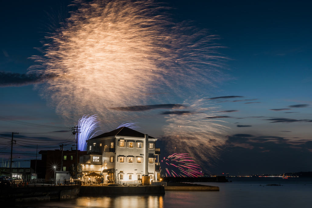 鐙摺で上がった花火