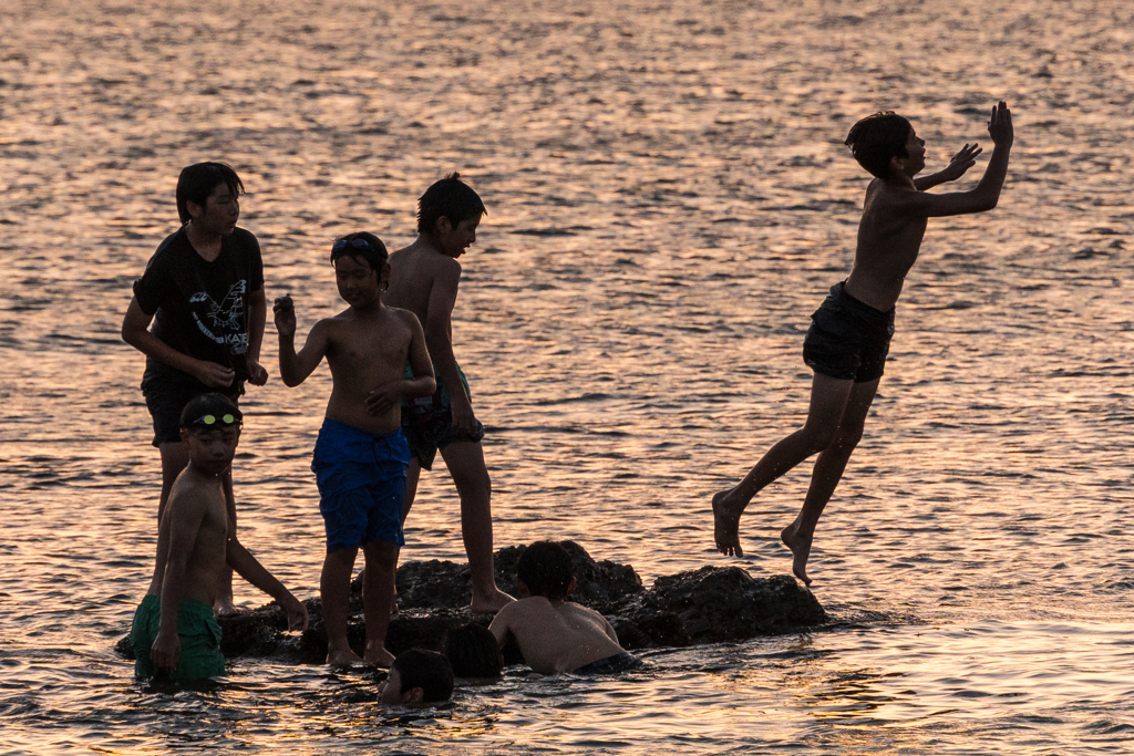 森戸海岸の子どもたち
