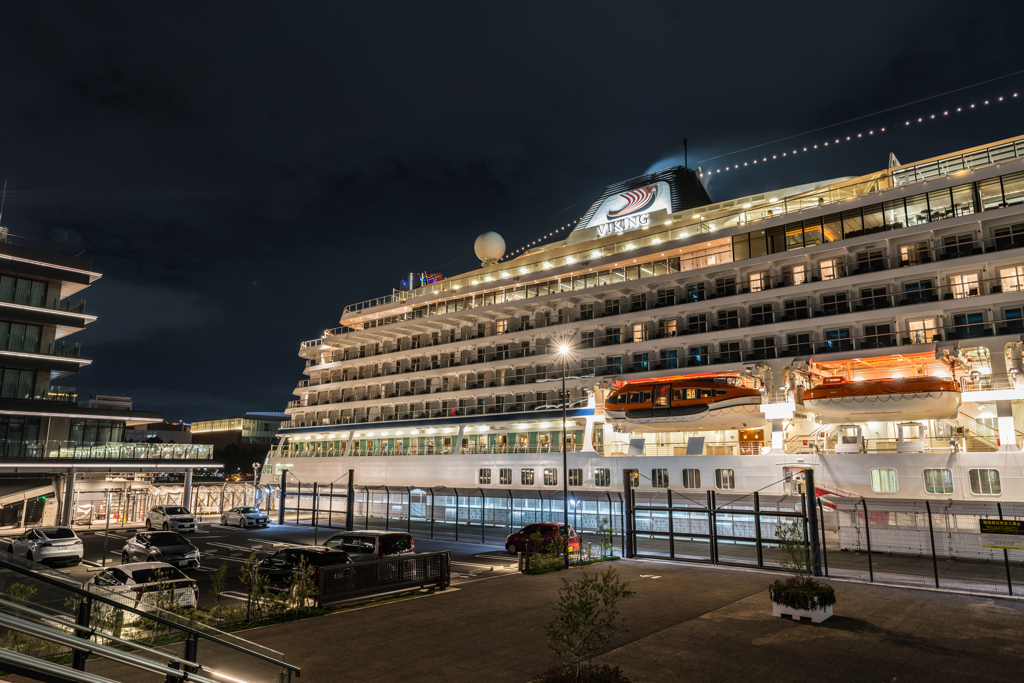 横浜、初入港！　バイキングオリオン