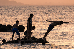 森戸海岸の子どもたち