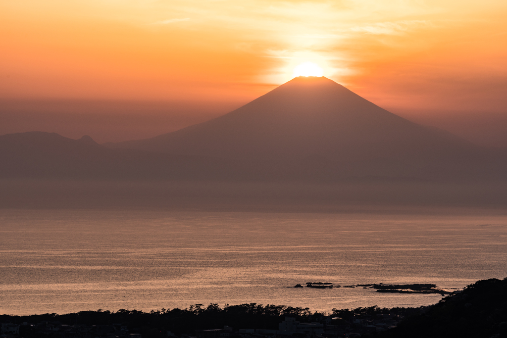 湘南国際村からのダイヤモンド富士