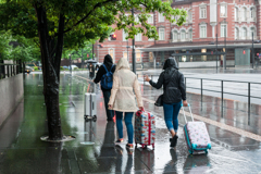 雨の東京駅