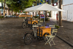 真夏の夜、丸の内