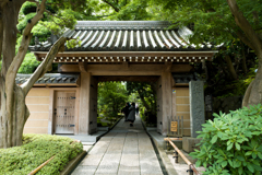 報国寺　門