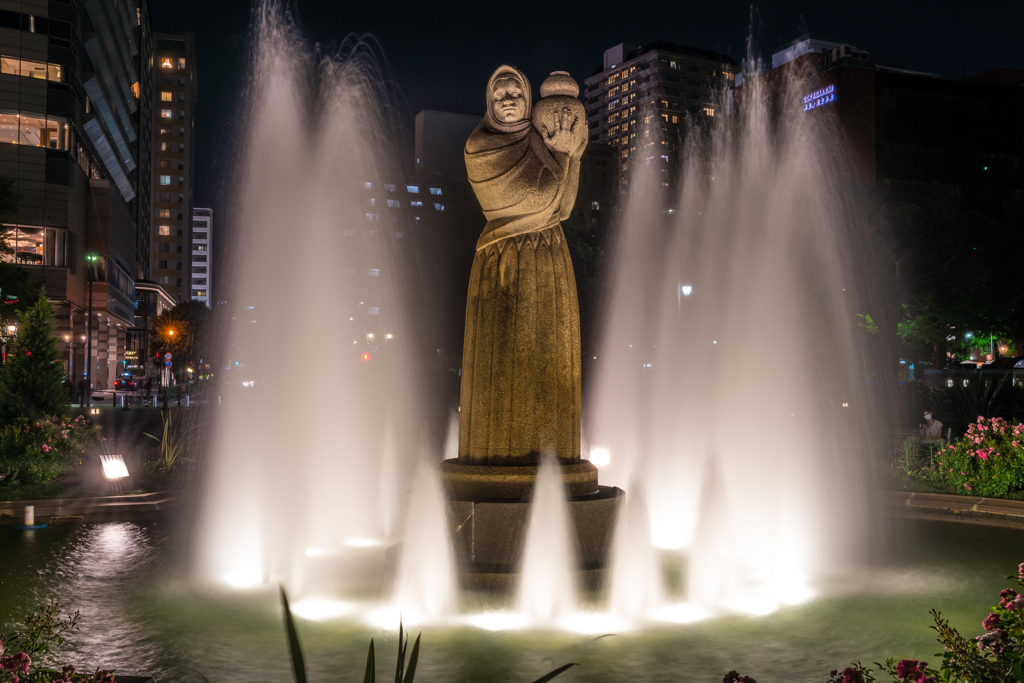 山下公園　水の守護神像