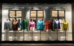 真夏の夜、丸の内