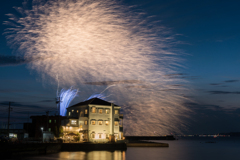 鐙摺で上がった花火