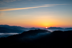 中国山地の夜明け