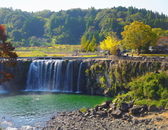 秋の原尻の滝