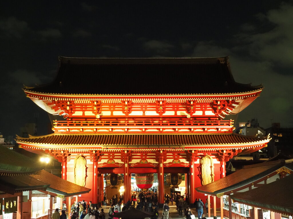 年の瀬の浅草寺 宝蔵門