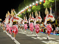 灯の道の女踊り