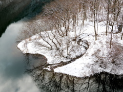 雪化粧の横川ダム