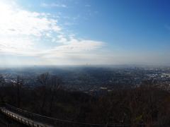 霞む大阪平野