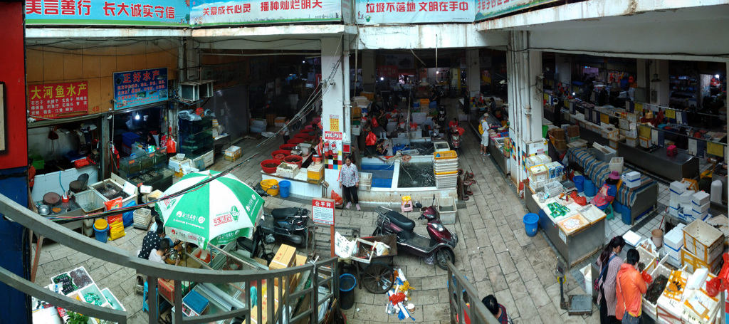和平村海鮮市場