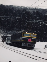 トンネルを抜けると 雪国だった