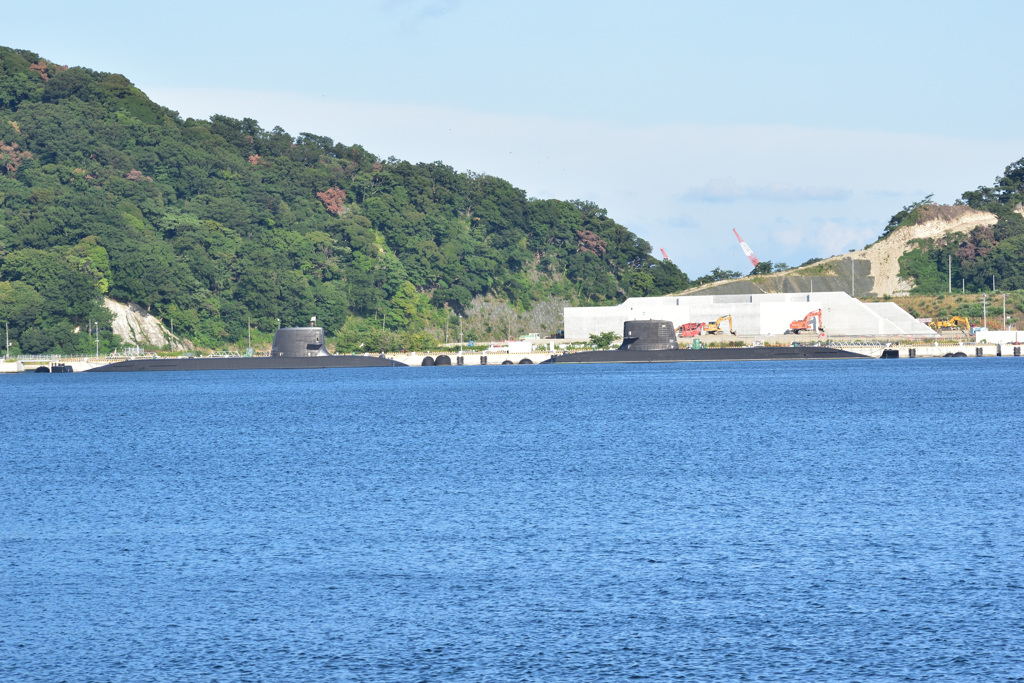 潜水艦 ２隻