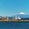 港から望む富士-2