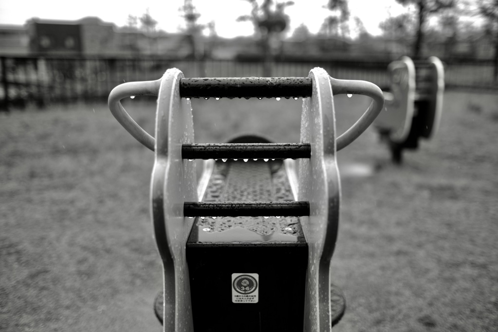 雨の日の公園（遊具）