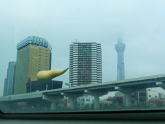 雲にかすむスカイツリー