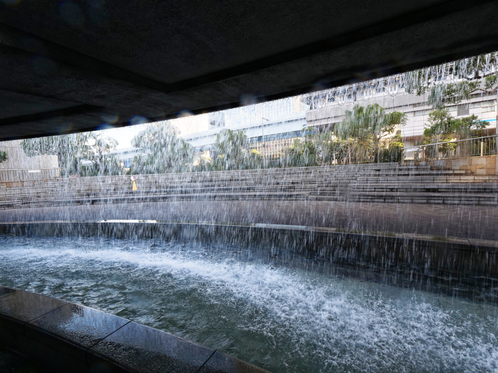 テレコムセンター駅前