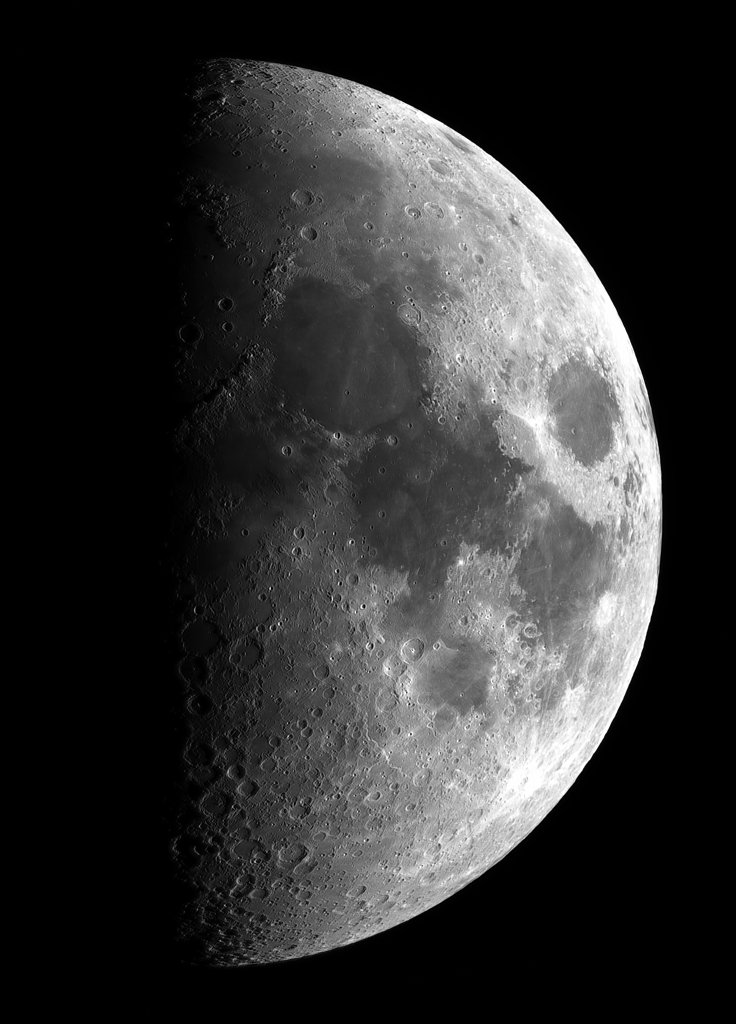 月　10月3日　月齢７．２　上弦の月