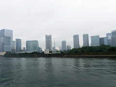 東京タワーとビル群と浜離宮