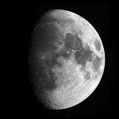 月　8月15日　月齢１０．７