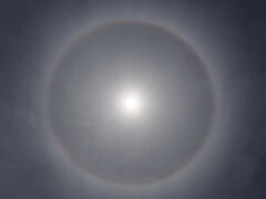 太陽　5月26日　笠をかぶったお天道様