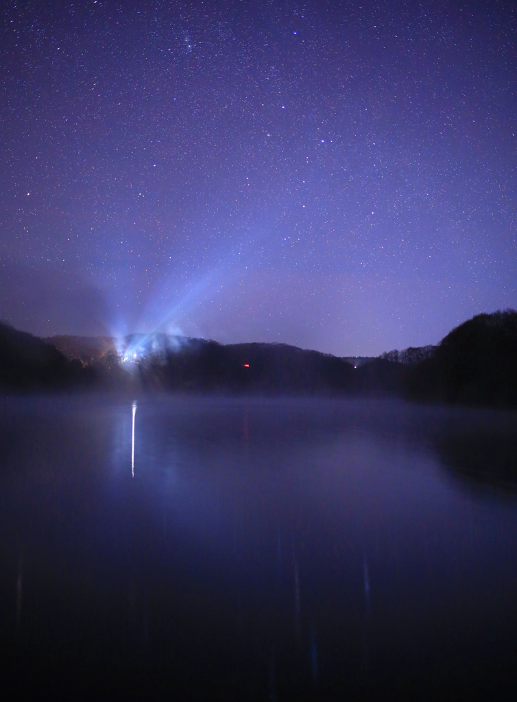 夜空に浮かぶ