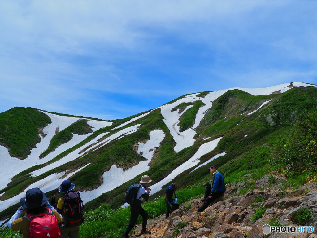 バテたおじさんと元気な山ガール
