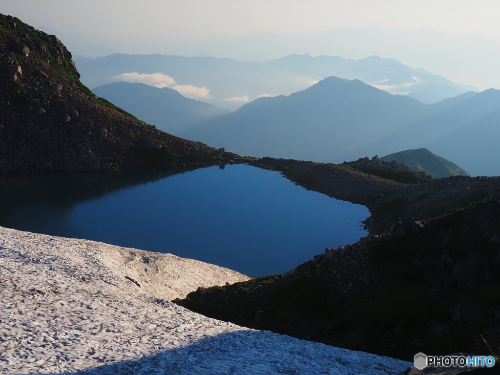 紺碧の池