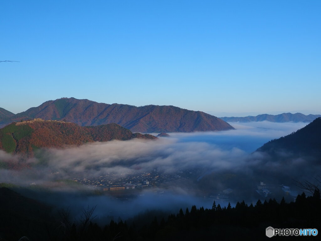 雲海が薄れて．．．