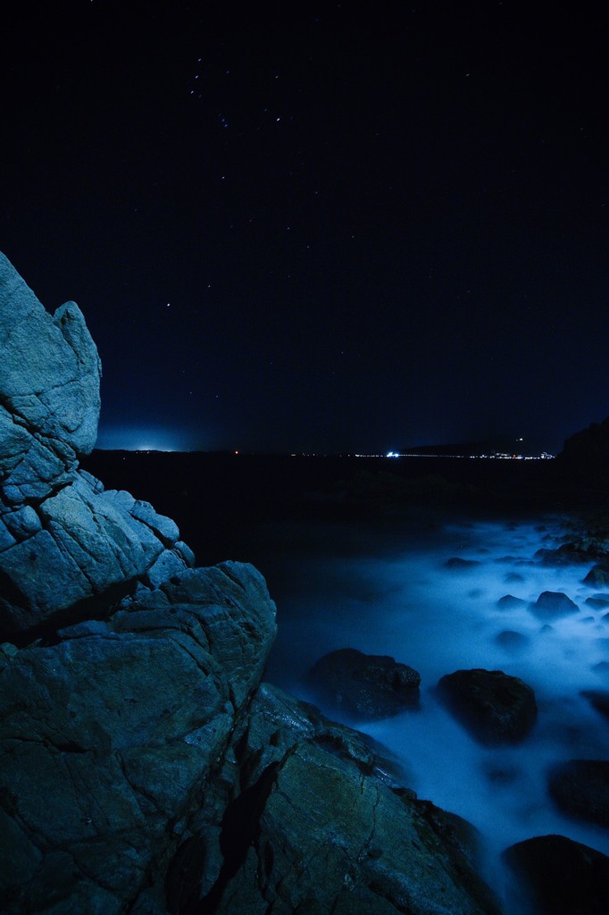 岩と海と夜空