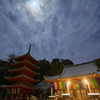 月彩雲と雪化粧の明王院