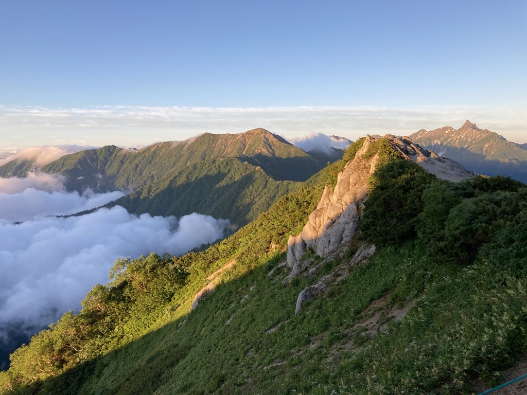 燕山荘前から３