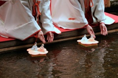 流し雛〜上賀茂神社