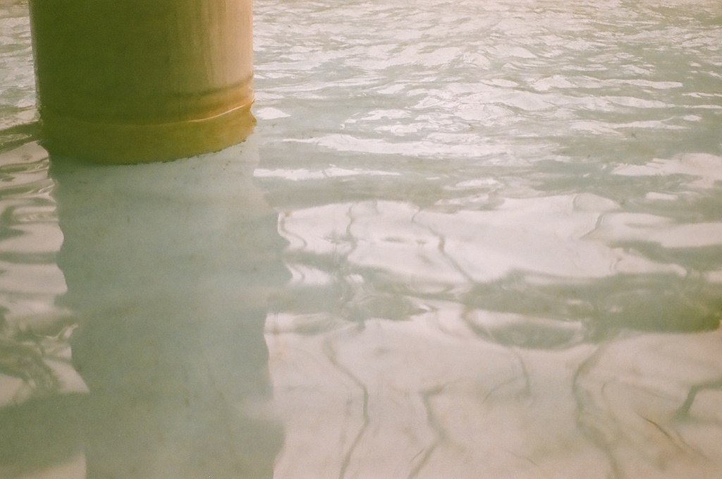 水