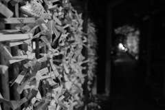 神社にて