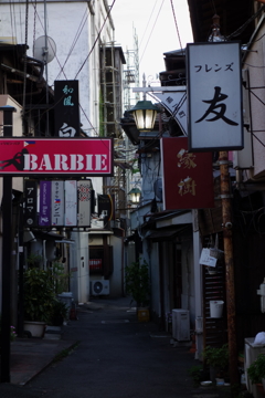 路地裏