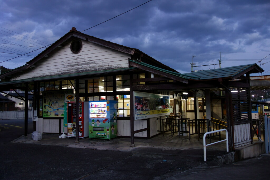 下仁田駅　西改札口